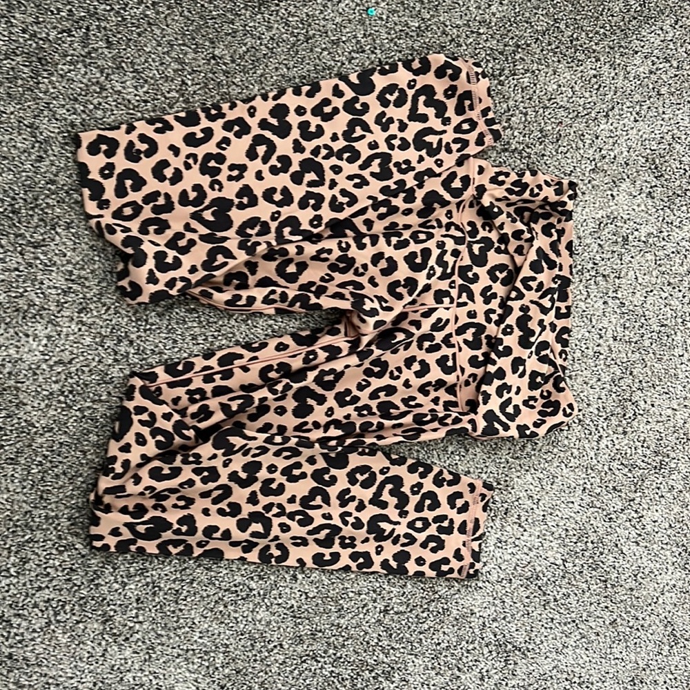 Cheetah print leggings